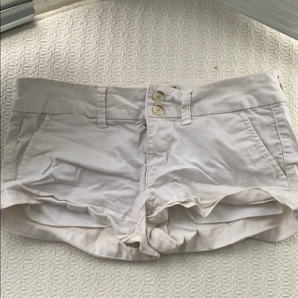 White American Eagle shorts